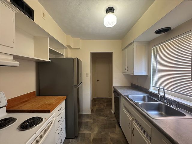 2366 S Patterson Boulevard 11, Kettering, OH 45409