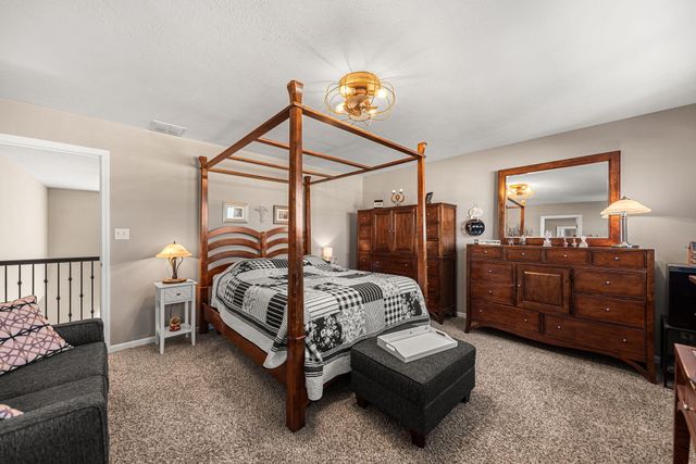 2400 Dowling Street, Valparaiso, IN 46385