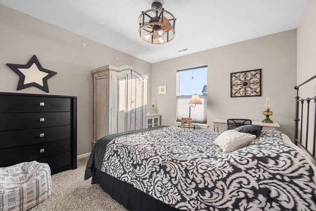 2400 Dowling Street, Valparaiso, IN 46385