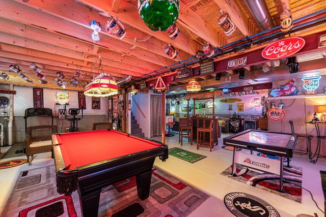 2400 Dowling Street, Valparaiso, IN 46385