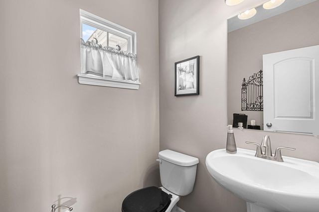 2400 Dowling Street, Valparaiso, IN 46385