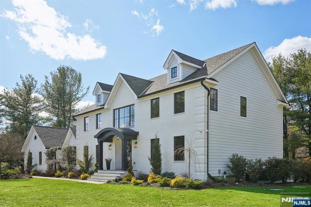388 Freemans Lane, Franklin Lakes, NJ 07417