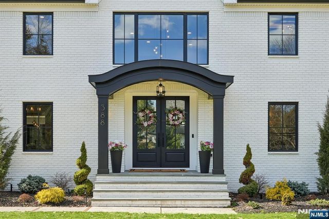 388 Freemans Lane, Franklin Lakes, NJ 07417