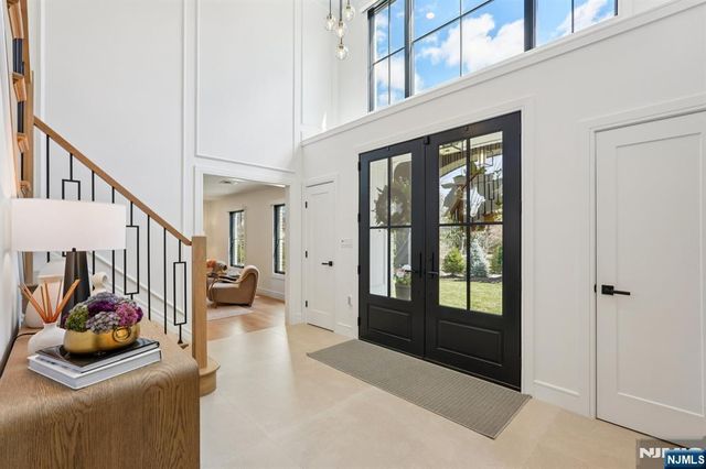 388 Freemans Lane, Franklin Lakes, NJ 07417