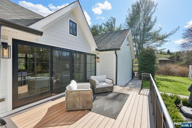 388 Freemans Lane, Franklin Lakes, NJ 07417
