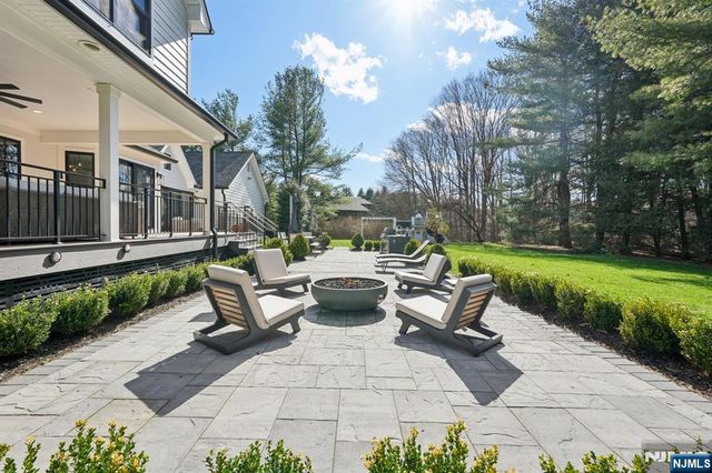388 Freemans Lane, Franklin Lakes, NJ 07417