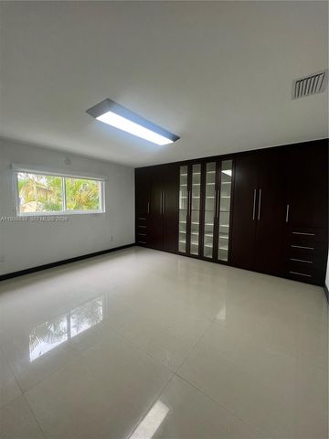 9210 SW 73rd Rd 9210, Pinecrest, FL 33156