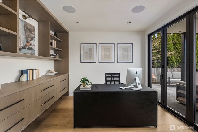 9810 SE Shoreland Drive, Bellevue, WA 98004