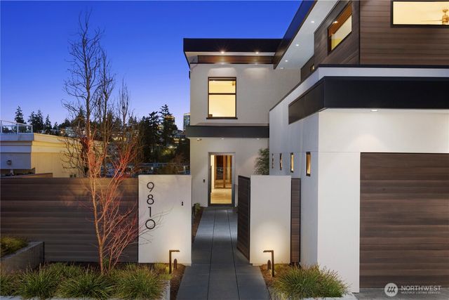9810 SE Shoreland Drive, Bellevue, WA 98004