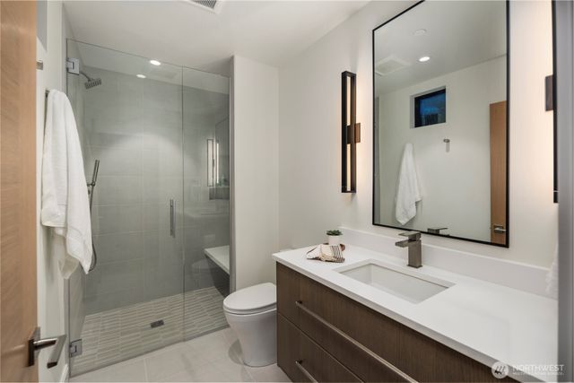 9810 SE Shoreland Drive, Bellevue, WA 98004