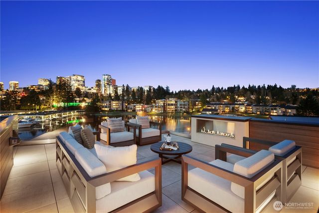 9810 SE Shoreland Drive, Bellevue, WA 98004