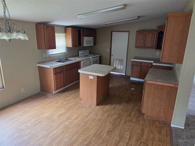 345 County Road 4231, Mt Pleasant, TX 75455