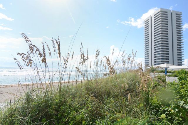 5510 N Ocean Drive 21-D, Singer Island, FL 33404