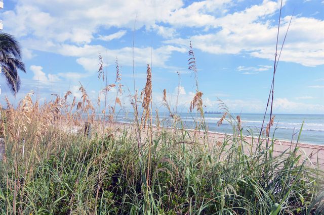 5510 N Ocean Drive 21-D, Singer Island, FL 33404