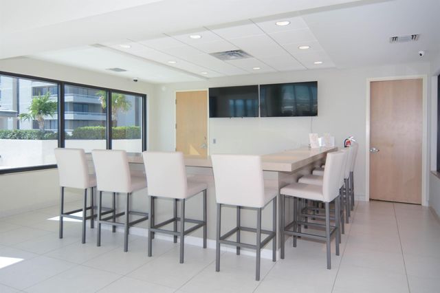 5510 N Ocean Drive 21-D, Singer Island, FL 33404