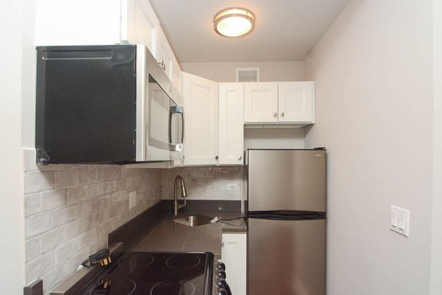 640 W WRIGHTWOOD Avenue 216, Chicago, IL 60614