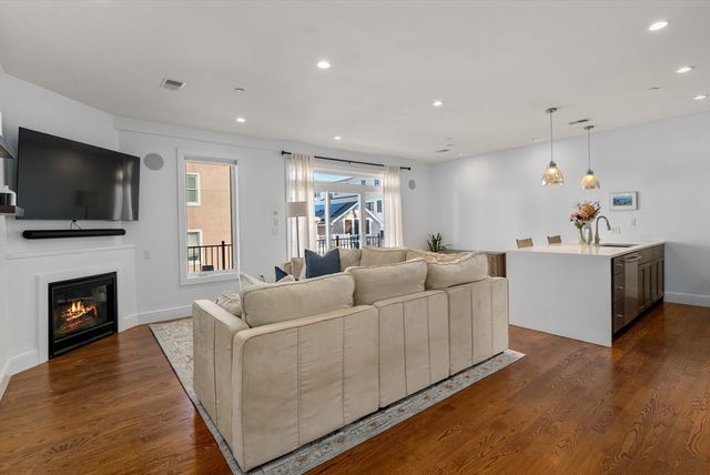 6 Ashland 2, Boston, MA 02122