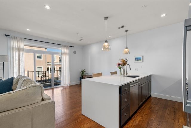 6 Ashland 2, Boston, MA 02122