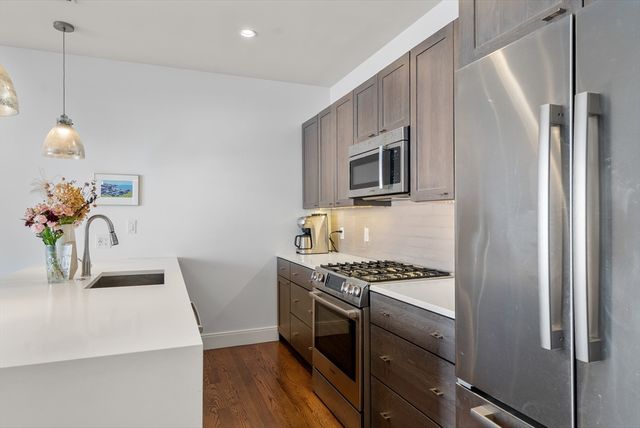 6 Ashland 2, Boston, MA 02122