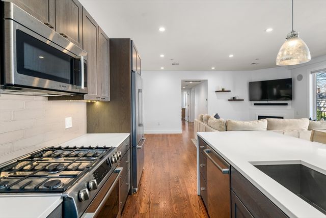 6 Ashland 2, Boston, MA 02122