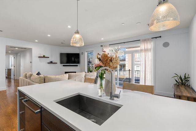 6 Ashland 2, Boston, MA 02122