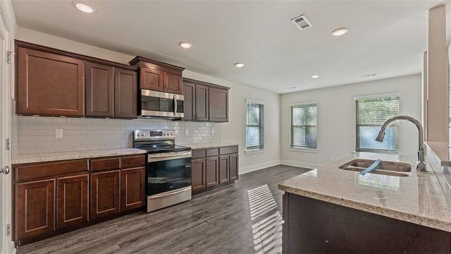 1311 Valley Drive, Gentry, AR 72734