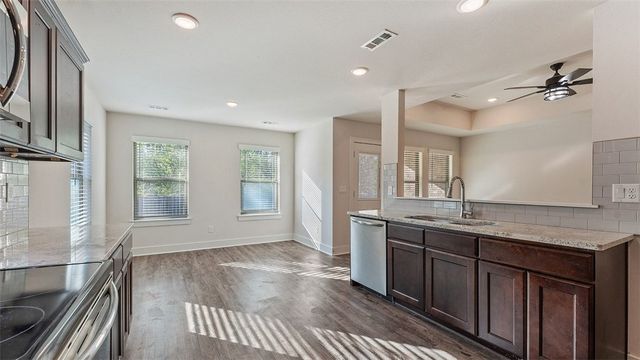 1311 Valley Drive, Gentry, AR 72734