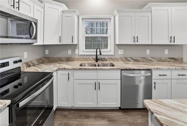 918 Freedom Trail, Asheboro, NC 27205