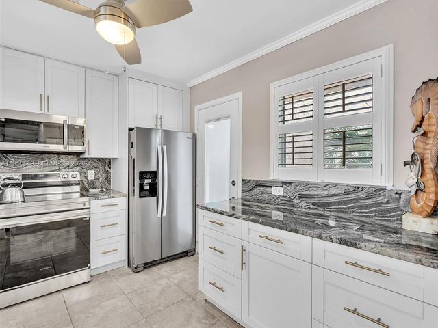 201 SE 11th Ter 303, Dania Beach, FL 33004