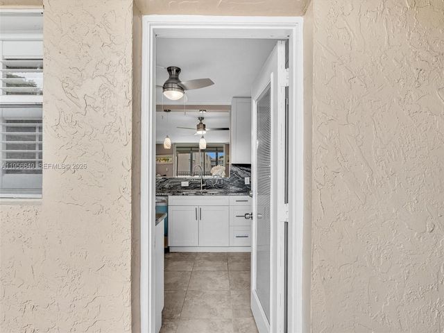 201 SE 11th Ter 303, Dania Beach, FL 33004