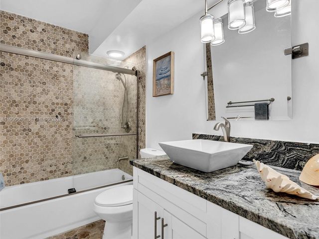 201 SE 11th Ter 303, Dania Beach, FL 33004