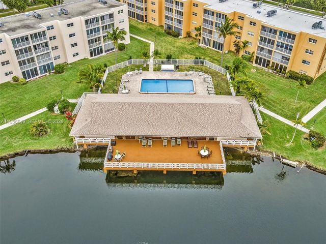 201 SE 11th Ter 303, Dania Beach, FL 33004