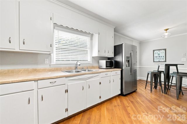 6142 King George Drive, Charlotte, NC 28213