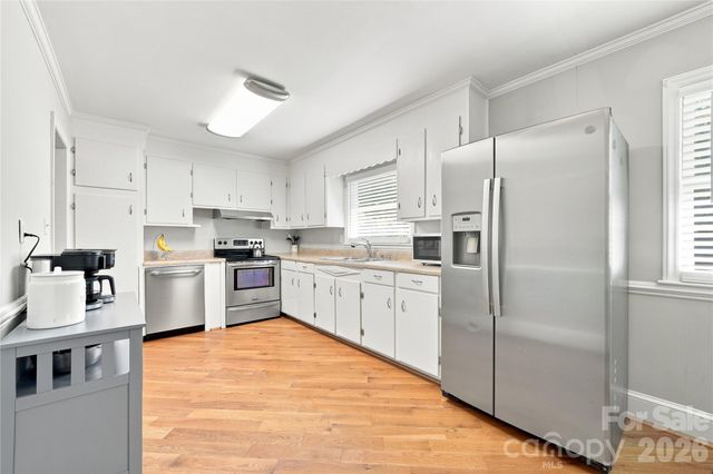 6142 King George Drive, Charlotte, NC 28213