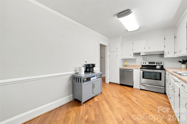 6142 King George Drive, Charlotte, NC 28213