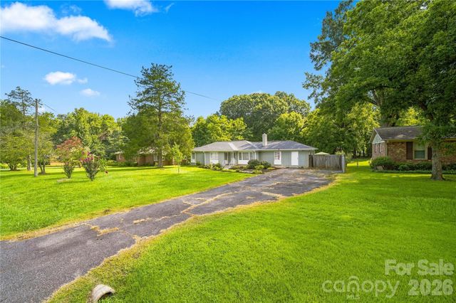 6142 King George Drive, Charlotte, NC 28213