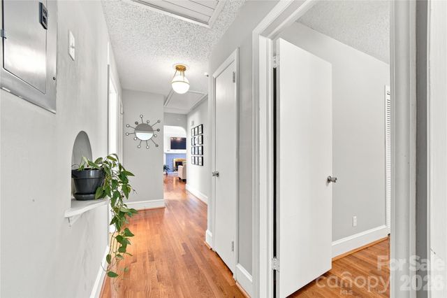 6142 King George Drive, Charlotte, NC 28213