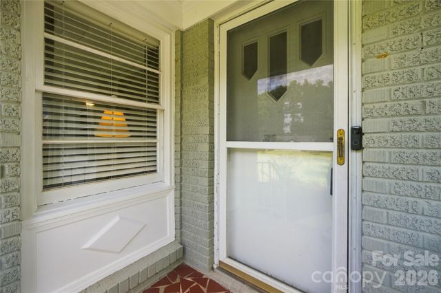 6142 King George Drive, Charlotte, NC 28213