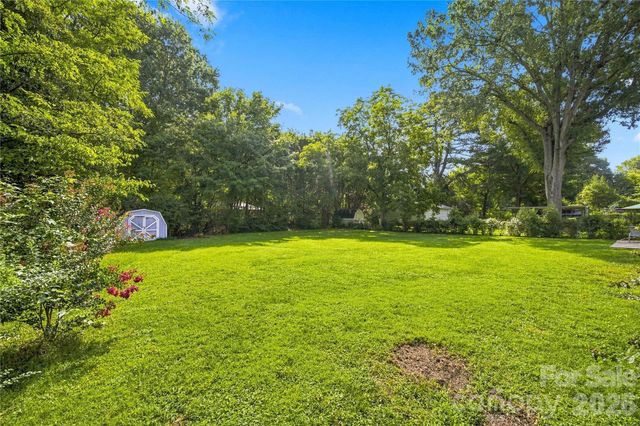 6142 King George Drive, Charlotte, NC 28213
