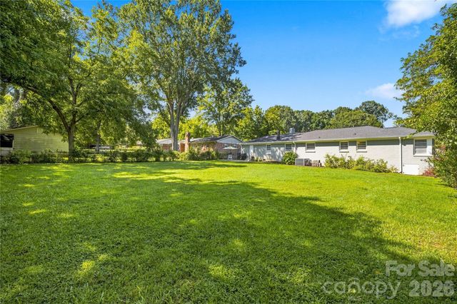 6142 King George Drive, Charlotte, NC 28213