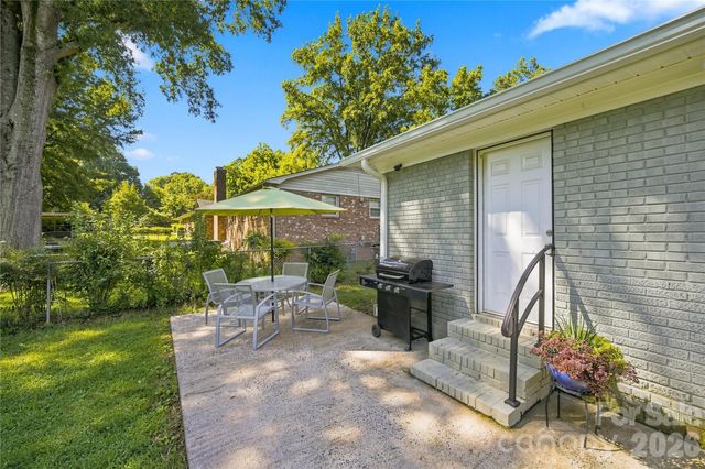 6142 King George Drive, Charlotte, NC 28213