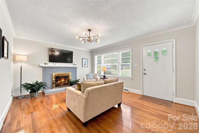6142 King George Drive, Charlotte, NC 28213