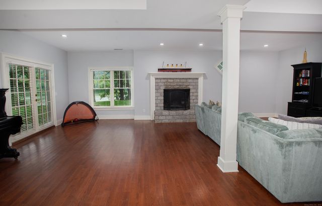 23 Pond Road, Ridgefield, CT 06877