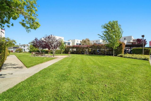 126 Shorebird Circle, Redwood City, CA 94065