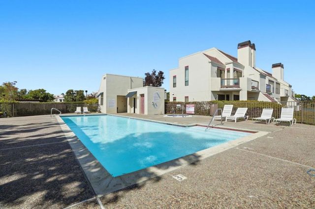 126 Shorebird Circle, Redwood City, CA 94065