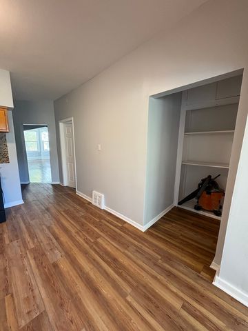 5940 S Marshfield Avenue 1, Chicago, IL 60636