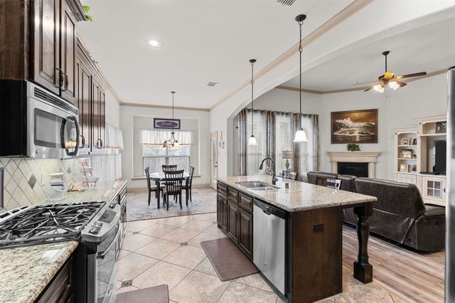 211 Chinaberry Trail, Forney, TX 75126