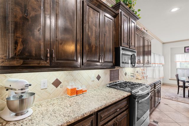 211 Chinaberry Trail, Forney, TX 75126