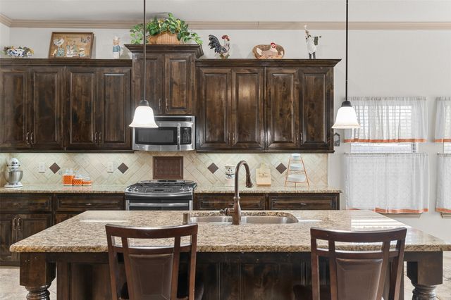 211 Chinaberry Trail, Forney, TX 75126