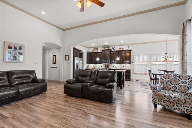 211 Chinaberry Trail, Forney, TX 75126